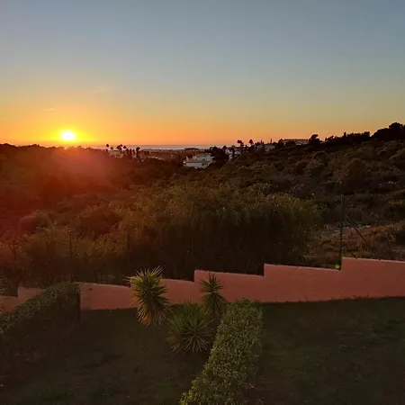 Ocean View Residences 3 Bedroom Villa's Sea View וילה *