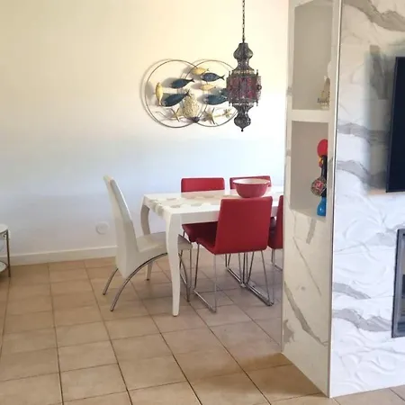Ocean View Residences 3 Bedroom Villa's Sea View וילה
